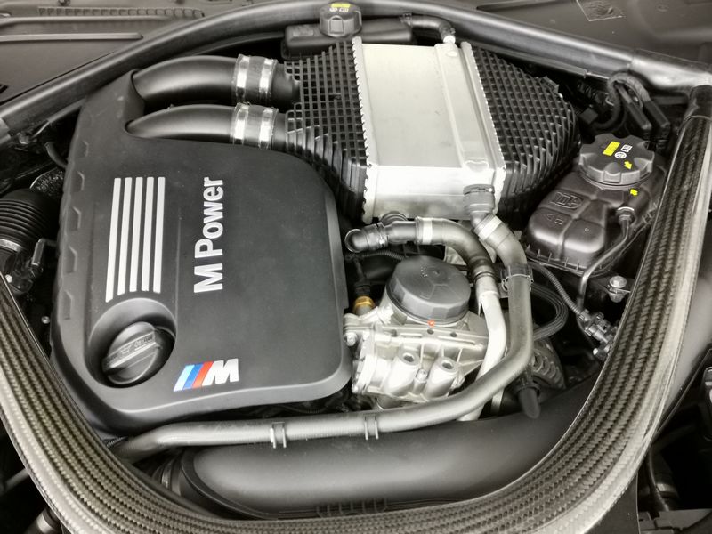 BMW M4 (F82) with 431 HP works like a charm with Vector Tuning Box