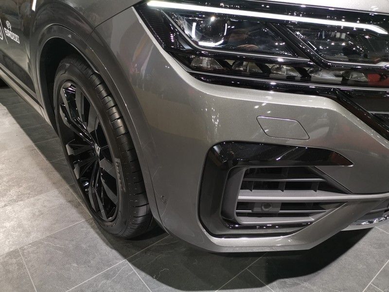 Awesome, VW Touareg III 4.0 TDI equipped with W KEYPAD SENT from Vector Tuning!