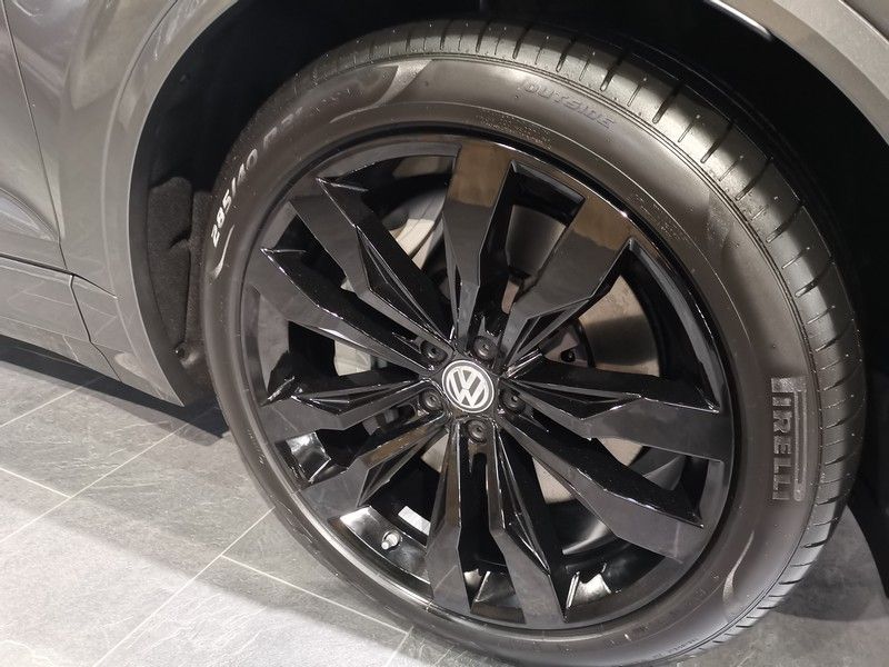 Awesome, VW Touareg III 4.0 TDI equipped with W KEYPAD SENT from Vector Tuning!