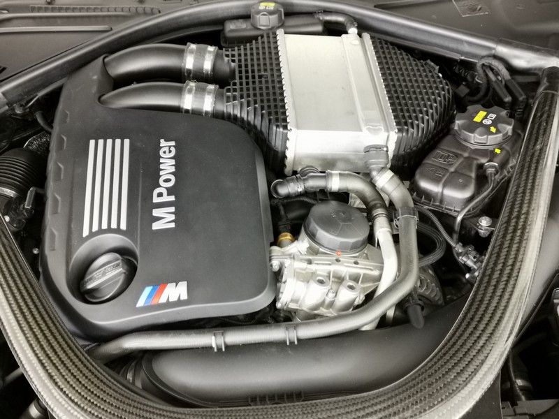 How cool is BMW M4 (F82) with W Keypad PLUS from Vector Tuning?