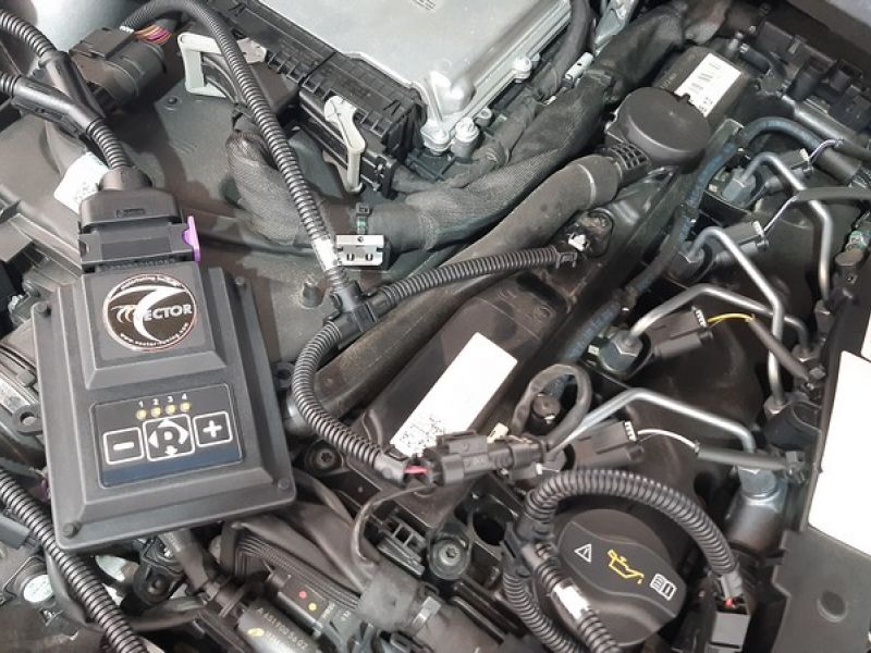 Mercedes ML 250 rules the roads with W Keypad PLUS from Vector Tuning!