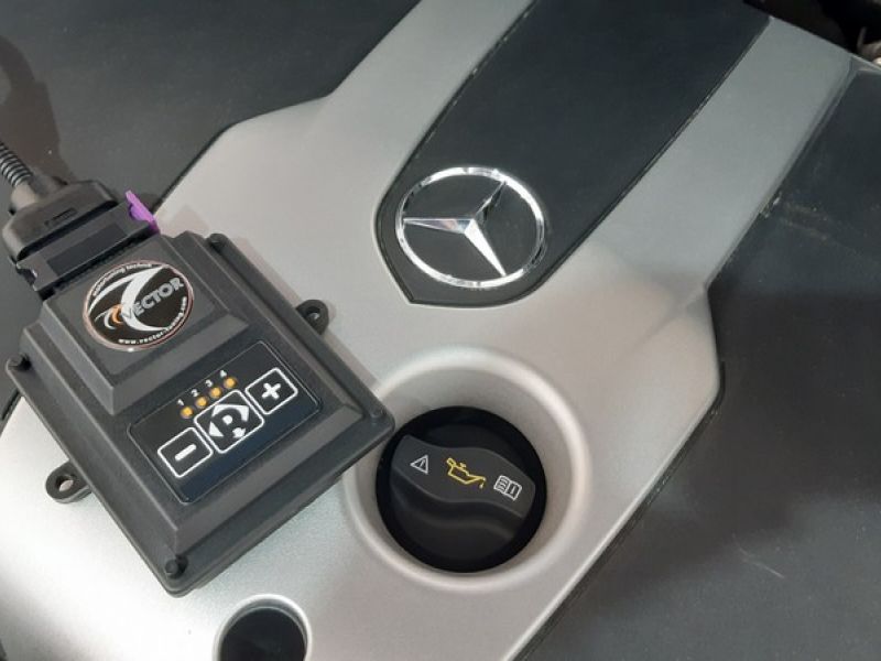Mercedes ML 250 rules the roads with W Keypad PLUS from Vector Tuning!