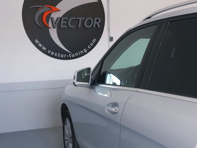 Mercedes ML 250 rules the roads with W Keypad PLUS from Vector Tuning!