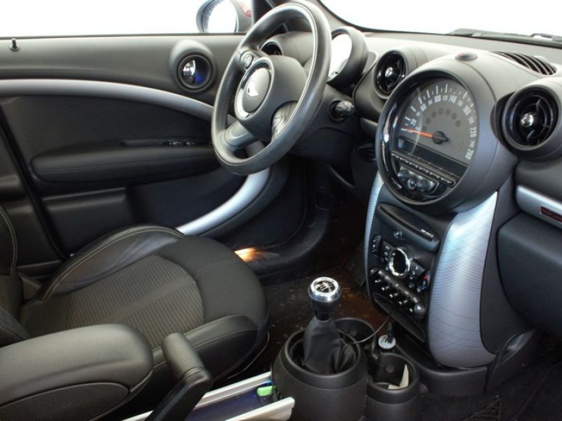Mini Countryman sada juri seoskim cestama uz pomoć W Keypad PLUS modula od Vector Tuninga!