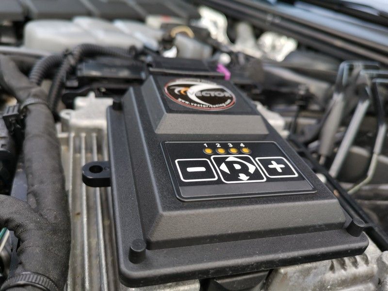 Pogledajte koliko je Audi A4 2.0 TFSI brži sa W Keypad PLUS modulom od Vector Tuninga!