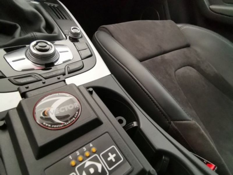 Audi A4 2.0 TDI (B8) quattro rastura u kombinaciji s W Keypad PLUS-om od Vector Tuning-a!