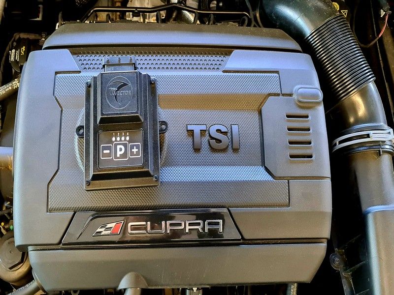 Seat Leon III 2.0 TSI Cupra R lakše štedi gorivo s W Keypad PLUS-om od Vector Tuning-a!