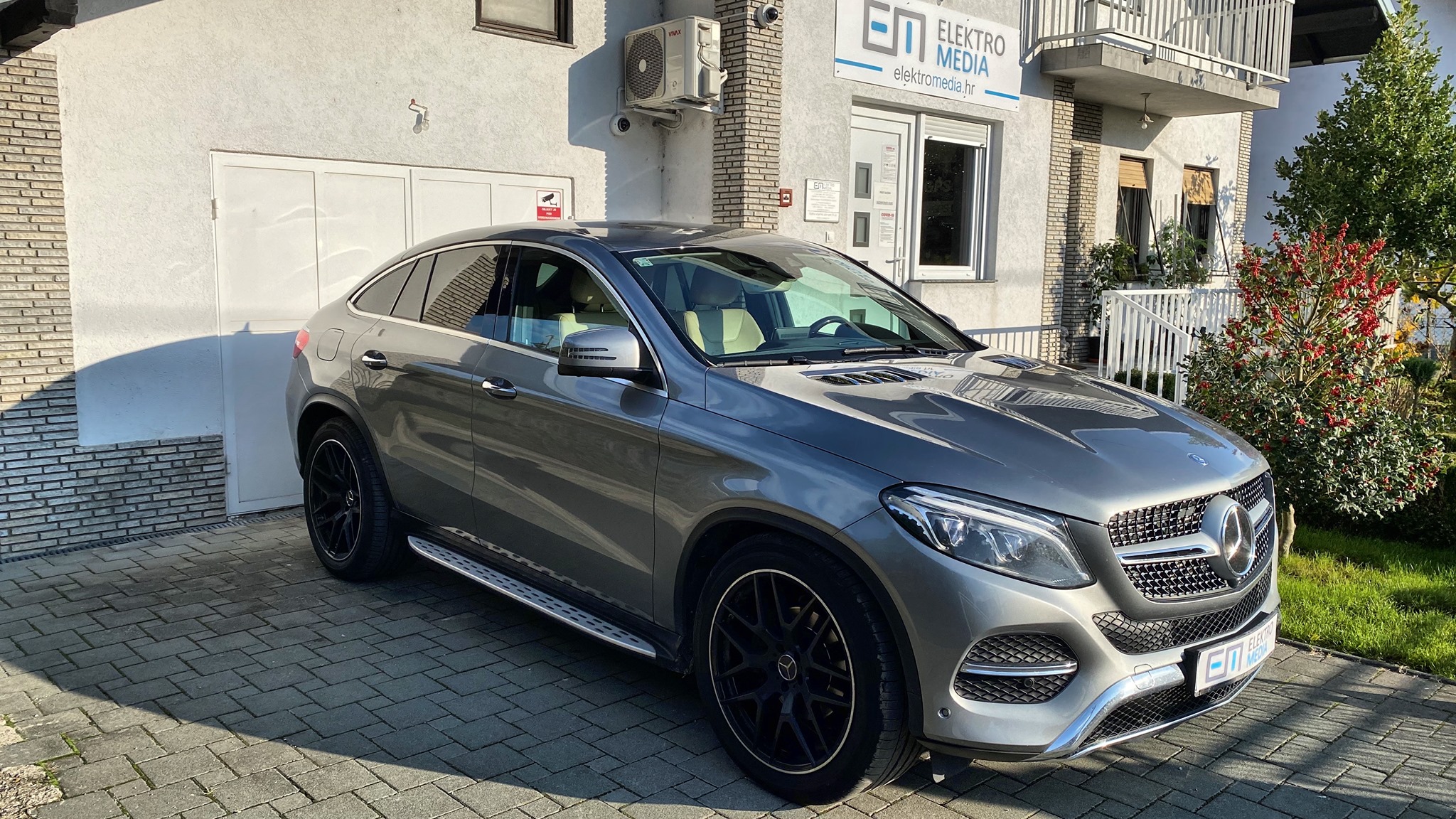 How cool is Mercedes Benz GLE 350d 4MATIC (W166) with W Keypad PLUS ...